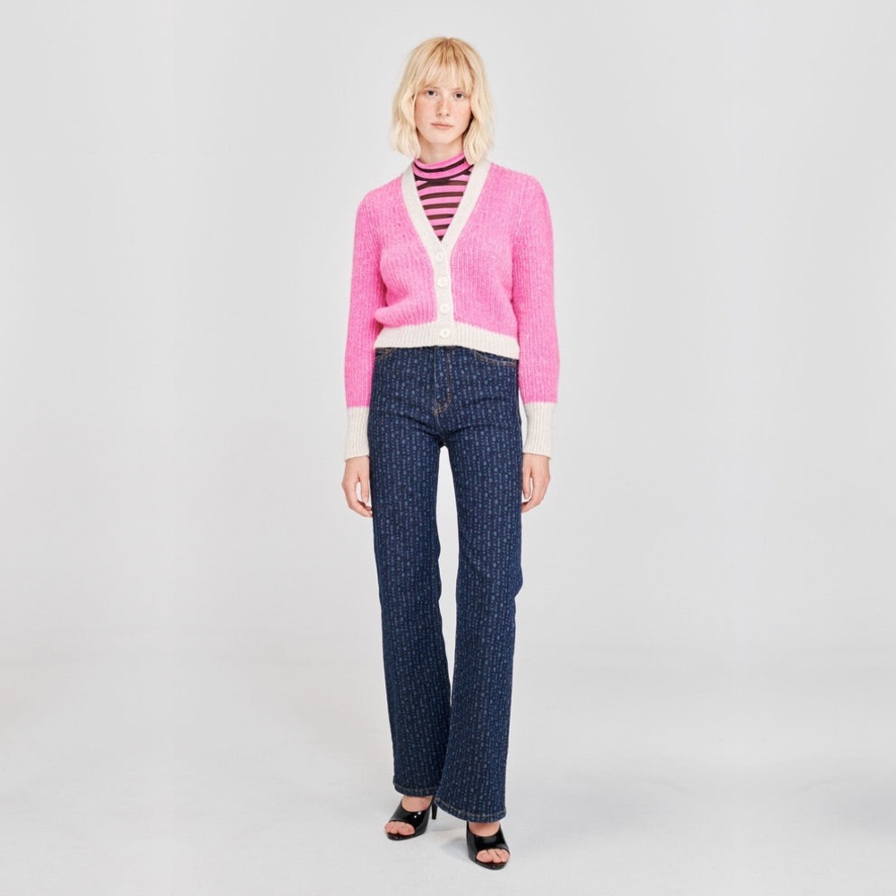 BAUM UND PFERDGARTEN Chanice Cardigan in Pink Melange.